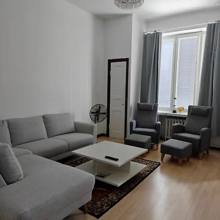 Two-room Next To The Square 公寓 拉赫蒂