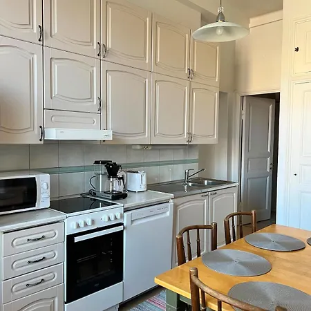 Two-room Next To The Square 拉赫蒂
